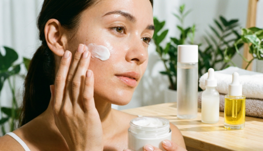 スキンケアで乾燥した肌を保湿する基本。今日からできる正しいケアと選び方